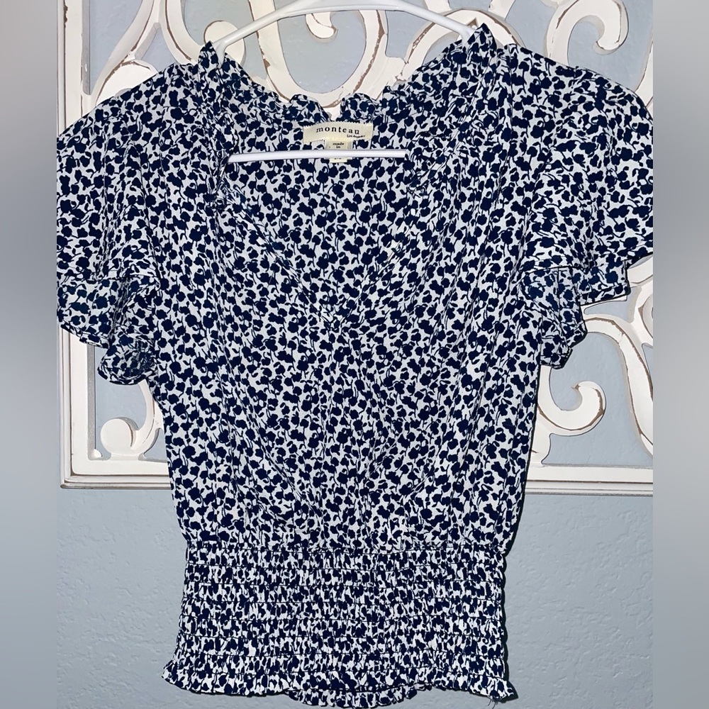 Monteau Los Angeles short sleeve blouse